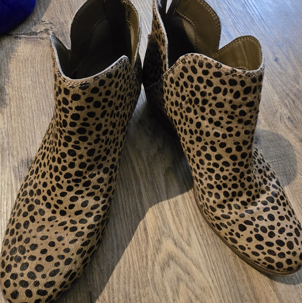 ⚡️Michael Shannon Spotted Animal Print Calfskin Booties - Size 9½ - Picture 5 of 5